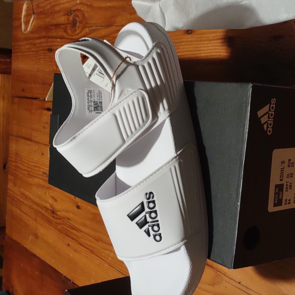 New in box adidas sandal adilette sz 5